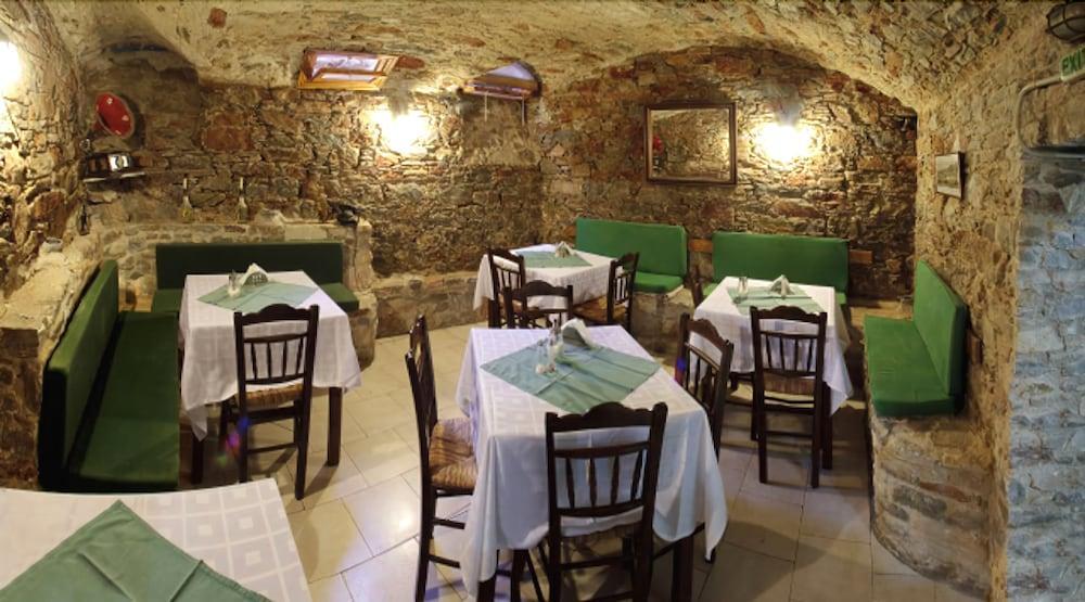 Monte Kristo Hotel Ermoupoli Buitenkant foto