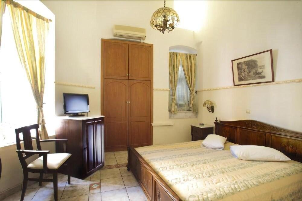 Monte Kristo Hotel Ermoupoli Buitenkant foto