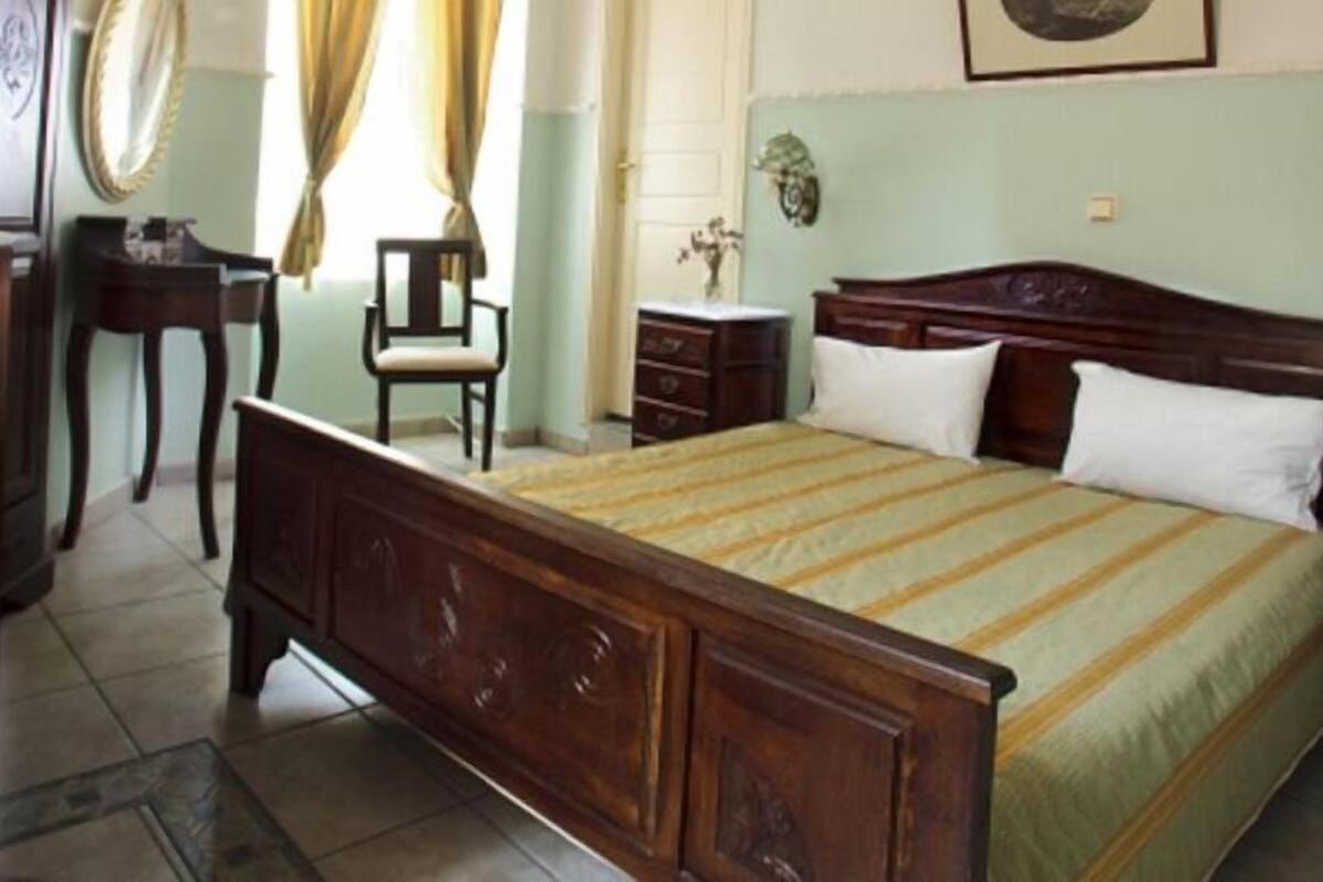 Monte Kristo Hotel Ermoupoli Buitenkant foto