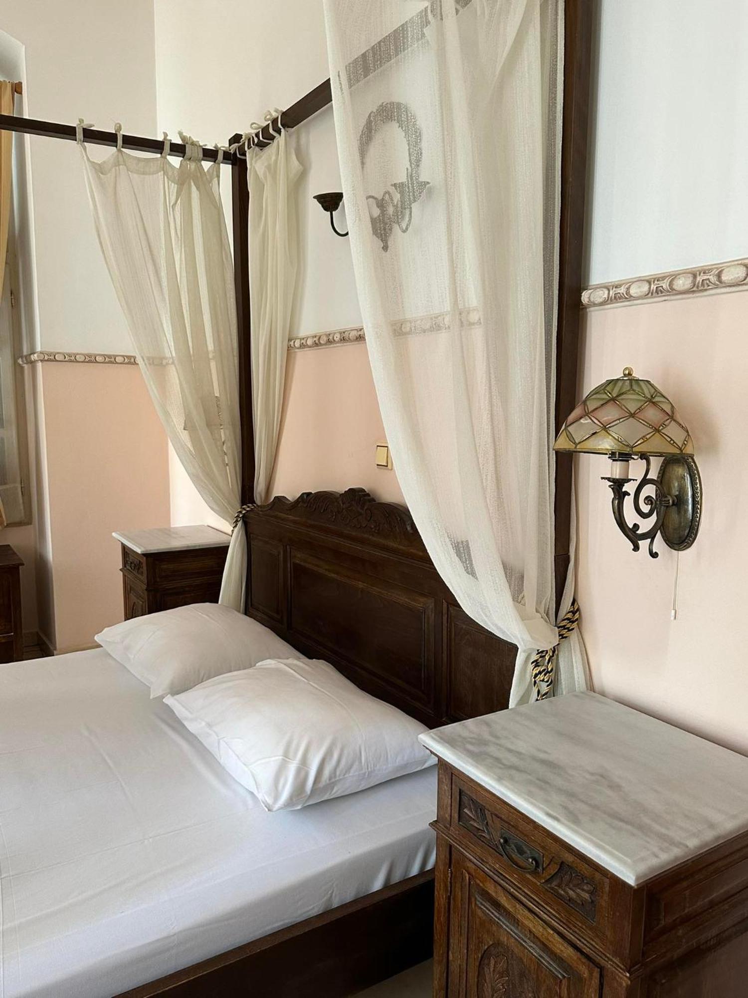Monte Kristo Hotel Ermoupoli Buitenkant foto