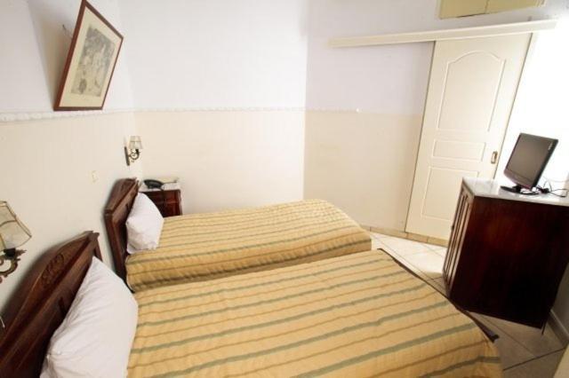 Monte Kristo Hotel Ermoupoli Buitenkant foto