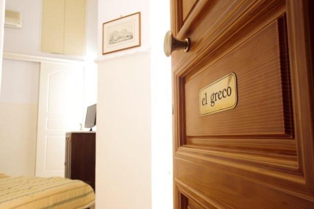 Monte Kristo Hotel Ermoupoli Buitenkant foto